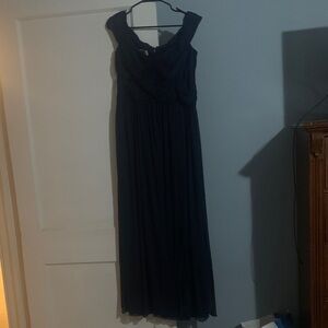 Elegant Navy Blue Evening Gown